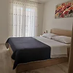 Marina Pavic Apartment *