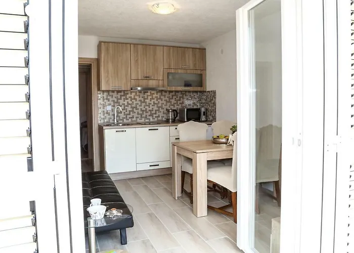 Marina Pavic Apartment Hvar Town