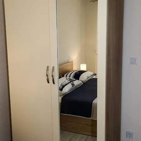 Marina Pavic Апартаменти Хвар